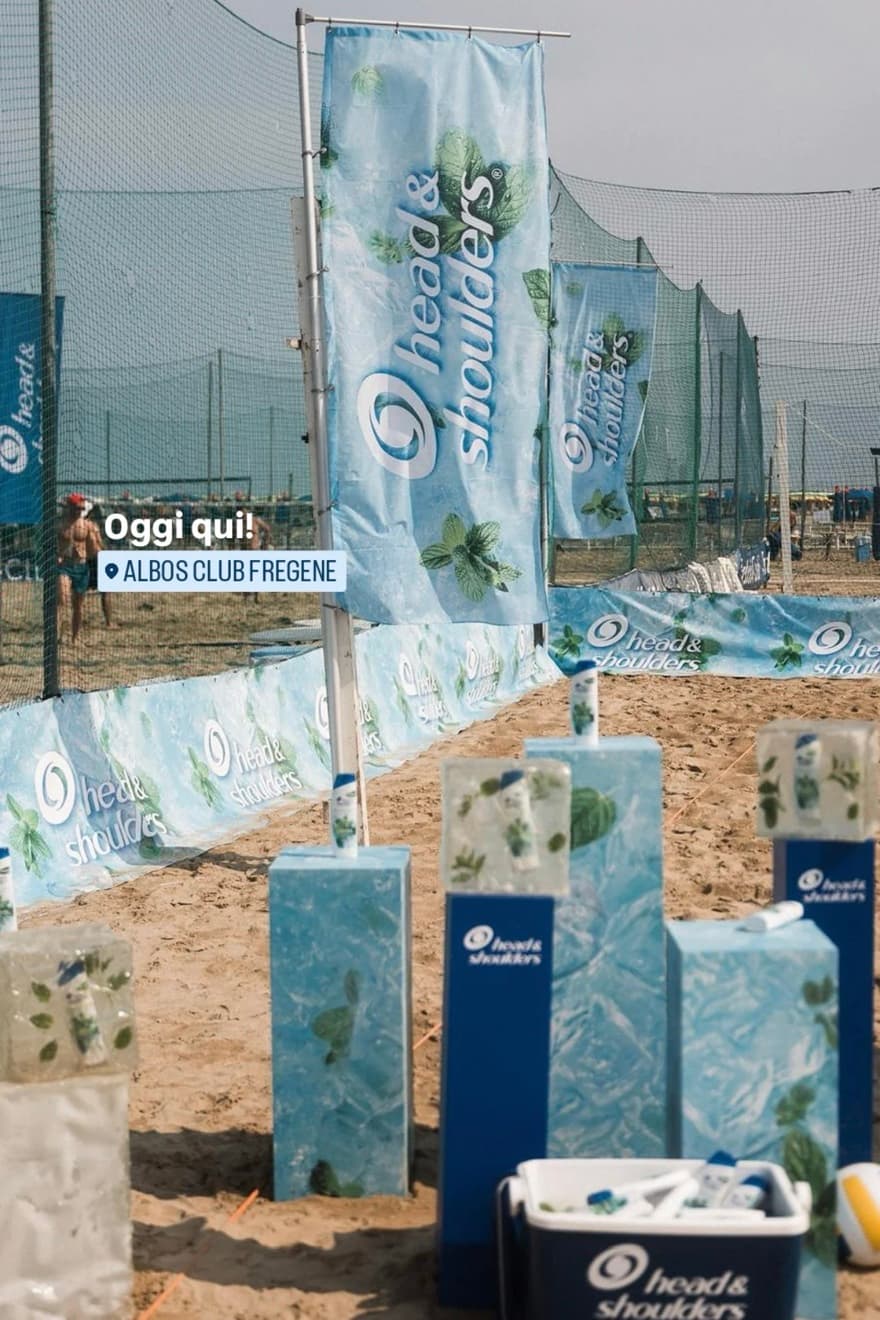 Head&Shoulders Refresh Tour — branded flags at the beach volleyball court