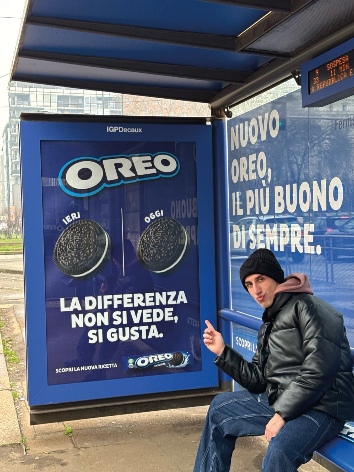 Oreo New Oreo — OOH poster installed at a Milan bus shelter