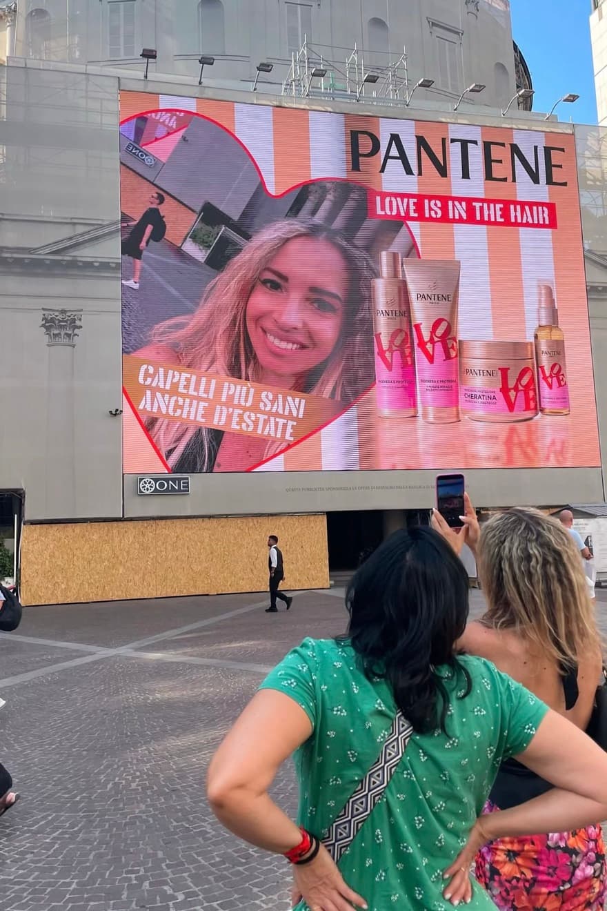 Pantene Love Tour — Love Cam framing the square