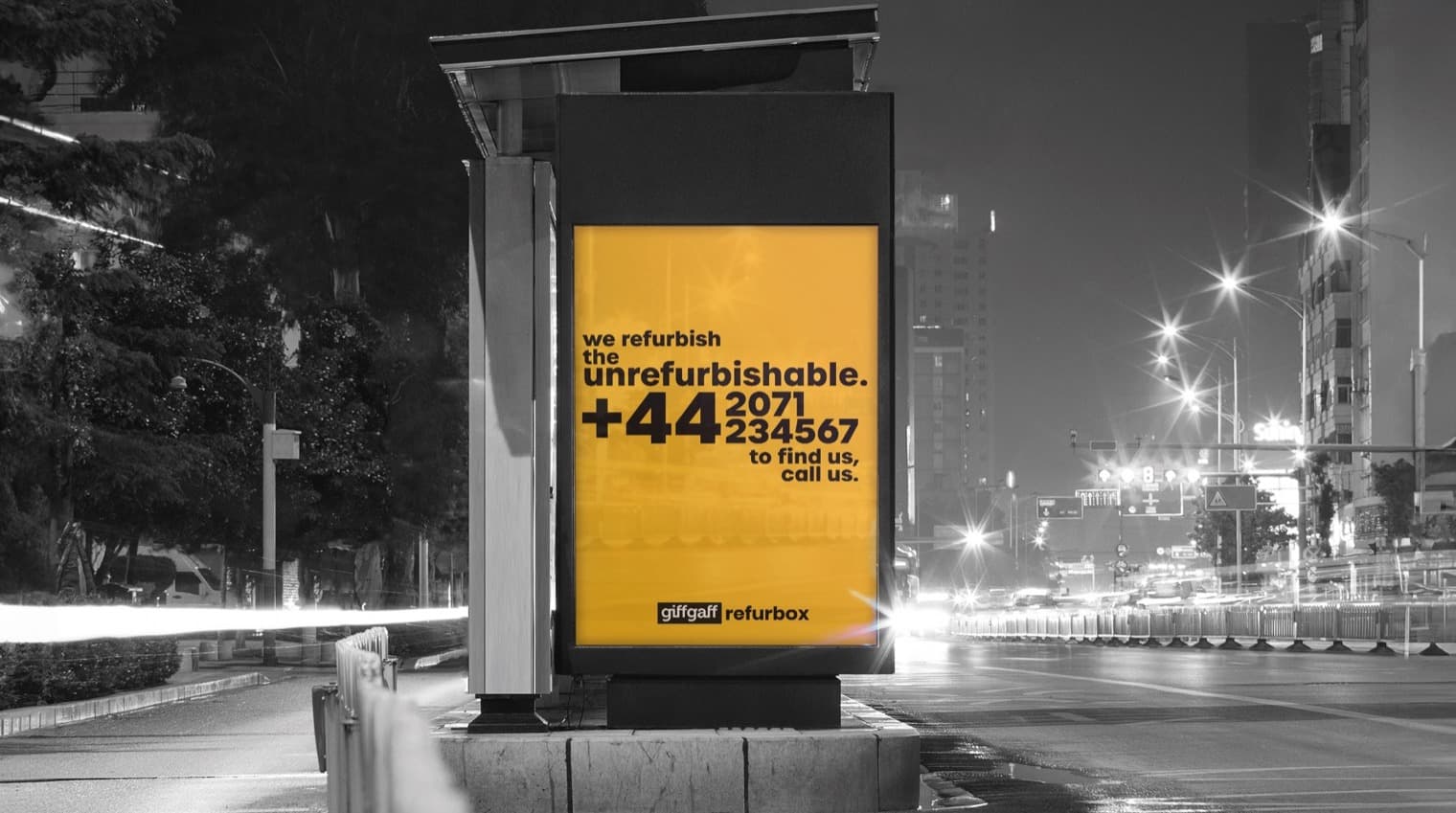 giffgaff Refurbox bus-stop OOH, night